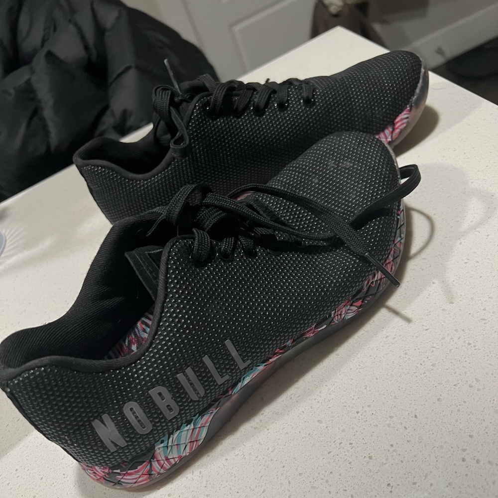 Nobull women’s trainers! Size 9.5 palm island design